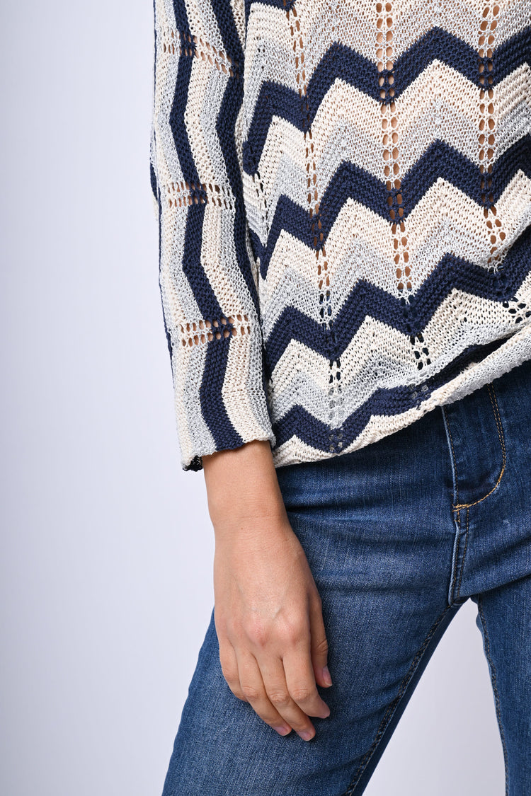 Pull in maglia crochet a righe zig-zag