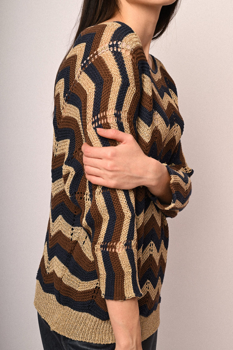Pull in maglia crochet a righe zig-zag
