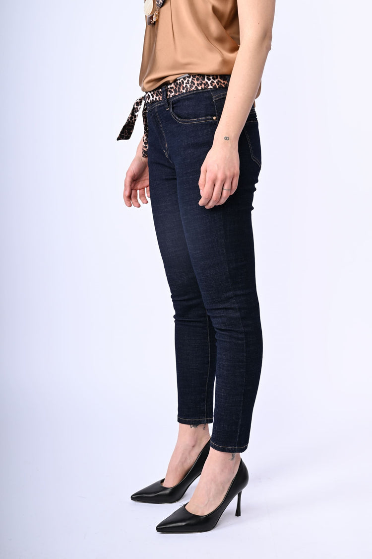 Jeans con fascia in vita animalier