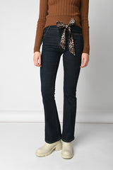 Jeans svasati con foulard