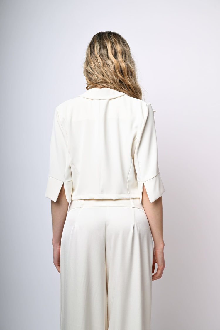 Blazer crop con nastrini da annodare