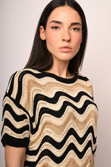 Pull in maglia crochet a righe ondulate