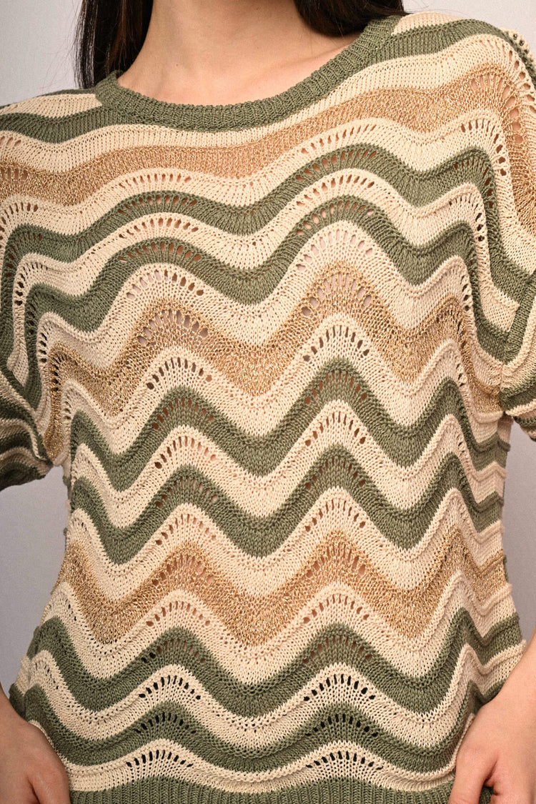 Pull in maglia crochet a righe ondulate
