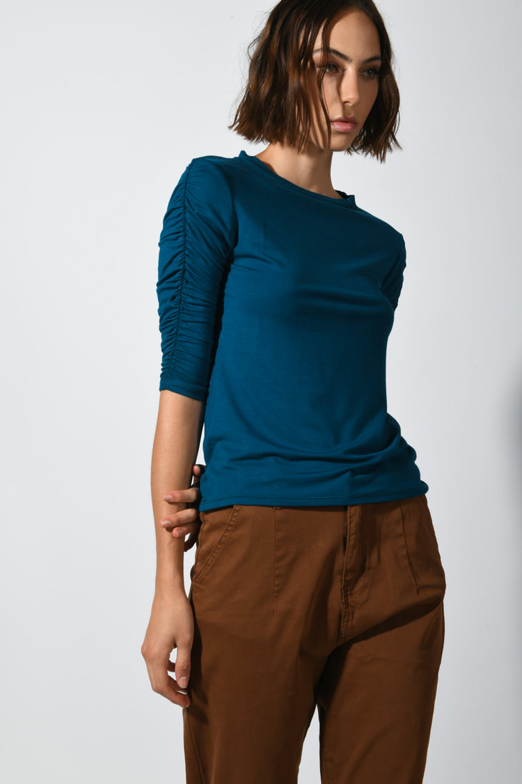 Maglia manica arricciata