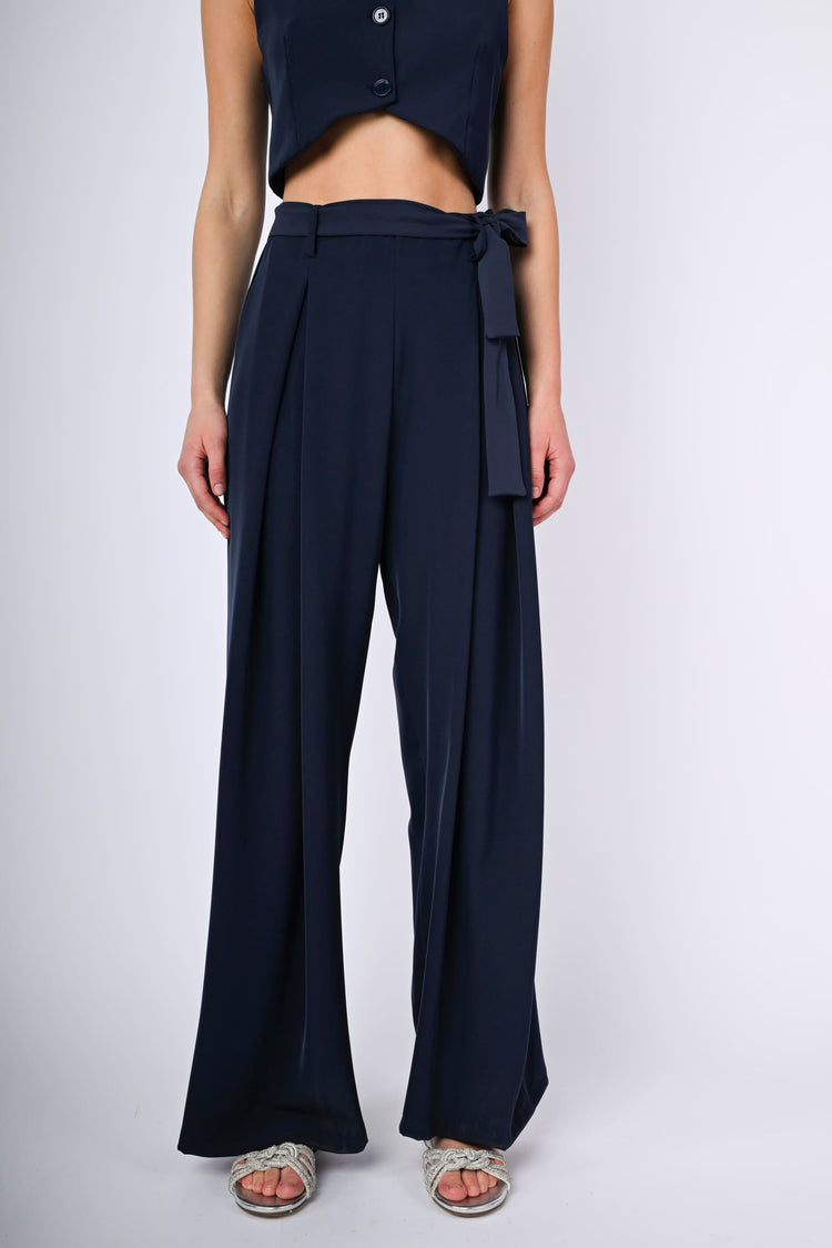 Pantaloni palazzo con cintura