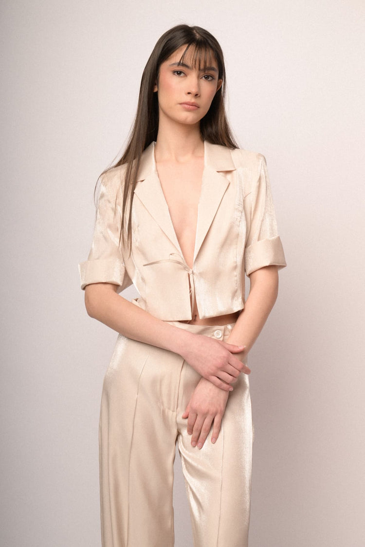 Blazer crop in raso avorio con laccetti