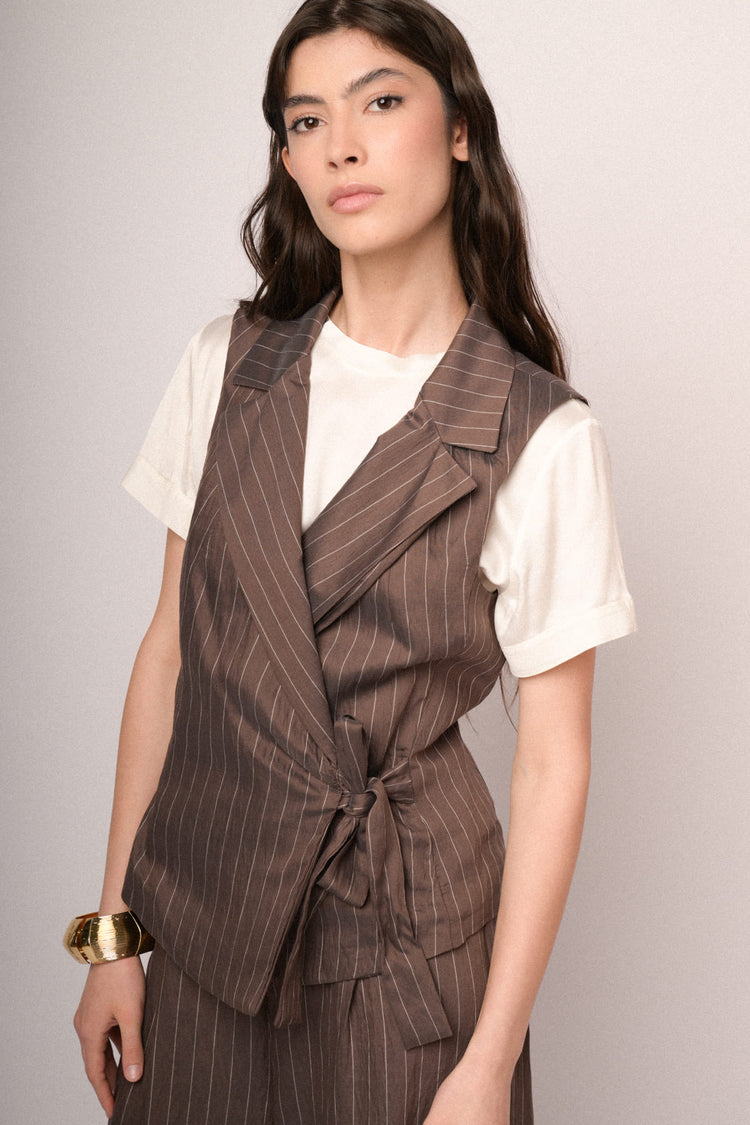 Gilet a portafoglio in raso gessato cioccolato