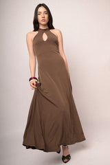 Abito lungo halter cioccolato con cut-out