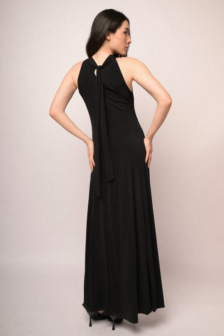 Abito lungo halter nero con cut-out