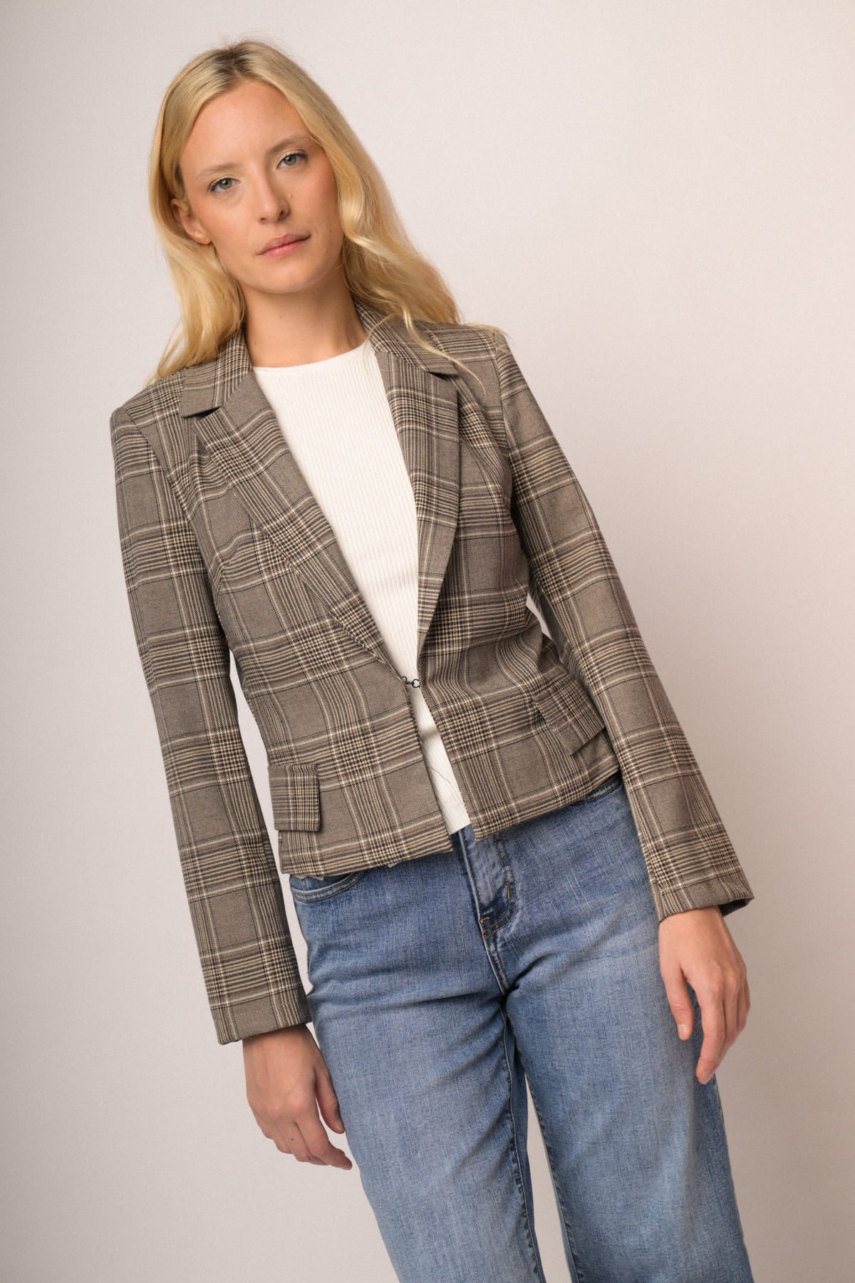 AA15FA-26_1_1