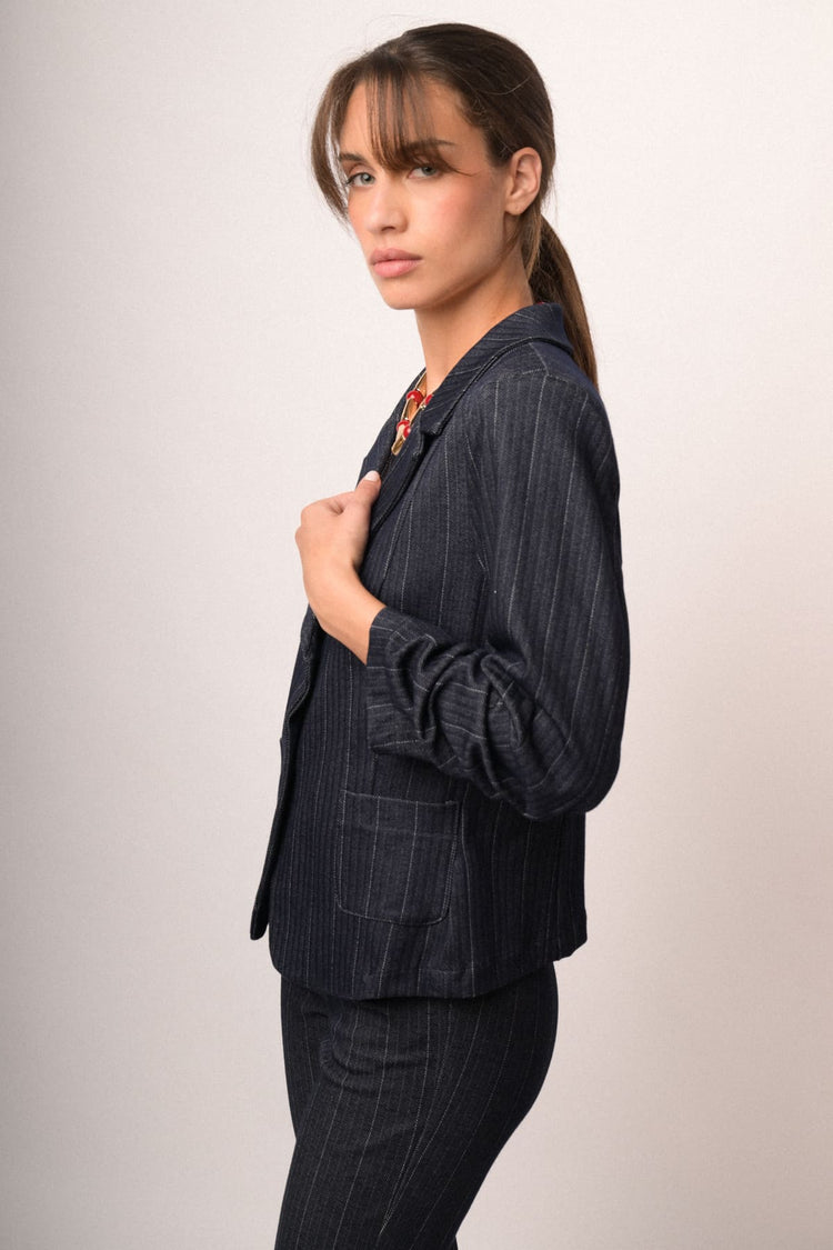 Blazer blu gessato con maniche crop e arricciate