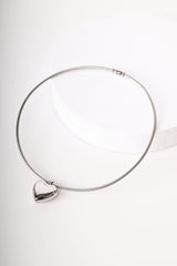 Collana rigida con pendente a cuore