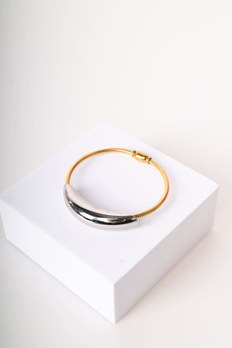 Bracciale rigido in maglia metallica