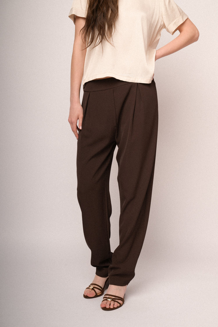 Pantaloni basic testa di moro con pinces