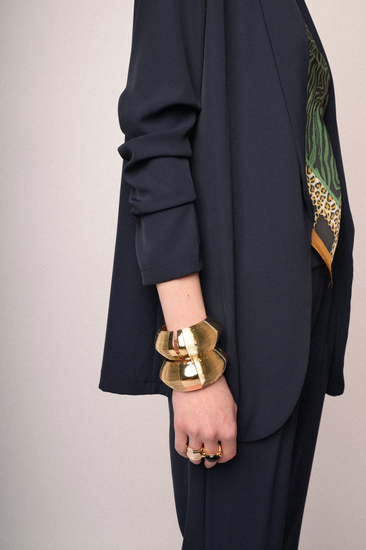 Blazer in jersey blu con maniche arricciate