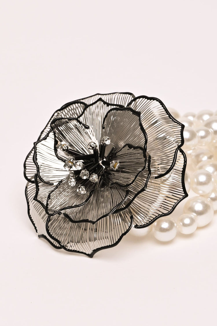 Bracciale con perle e fiore 3D