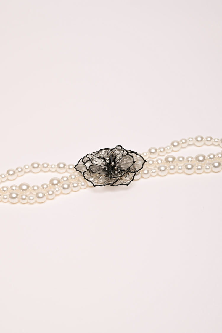 Choker con fiore 3D e perle