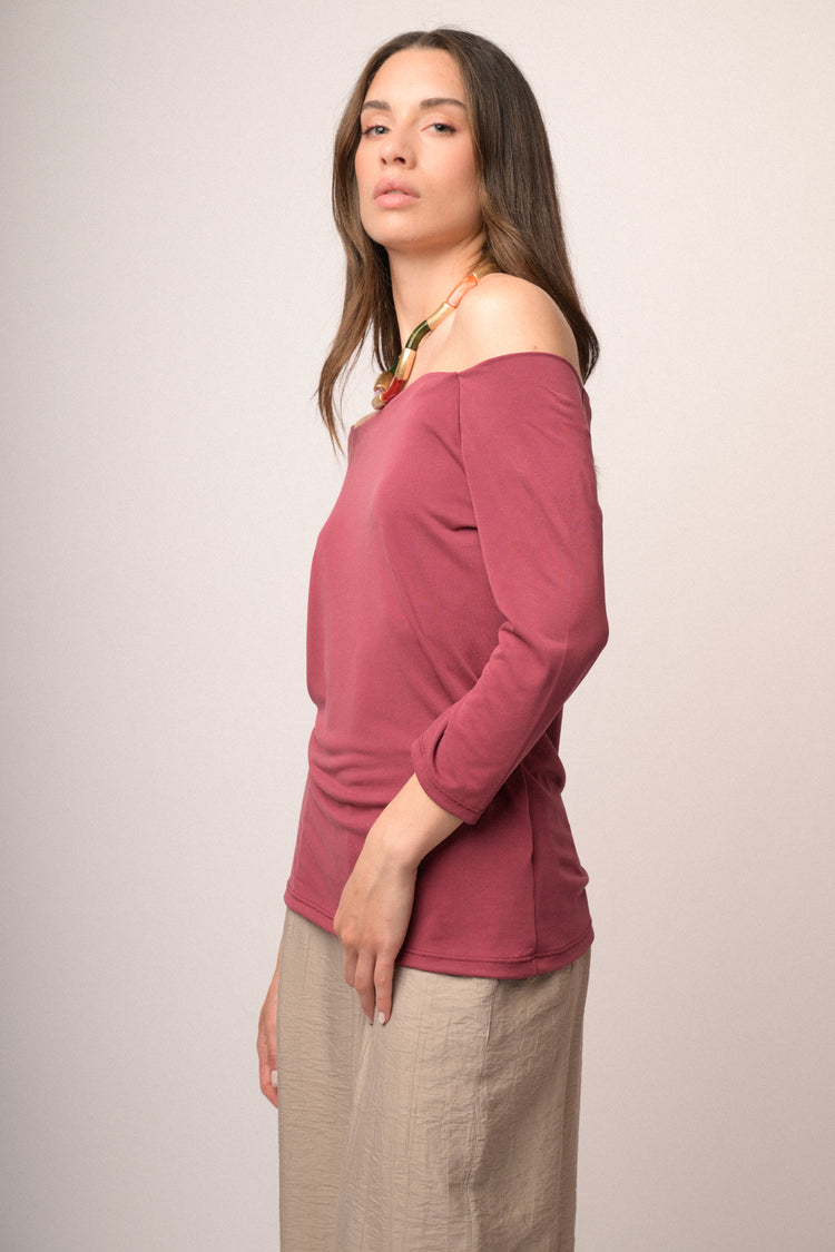 T-shirt in modal rosa con spalle scoperte