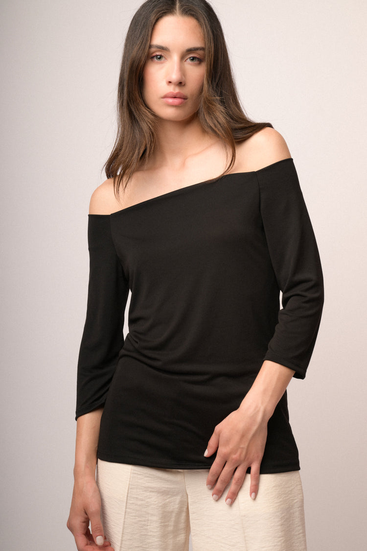 T-shirt in modal nero con spalle scoperte