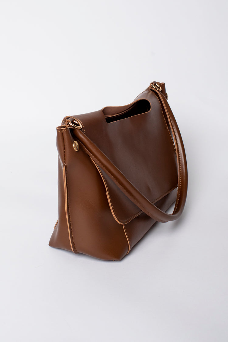 Borsa in similpelle con cut-out