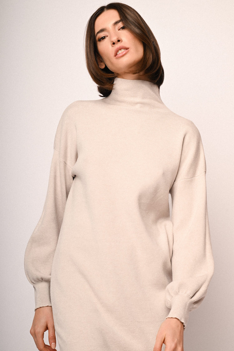 Mini abito in maglia con maniche lunghe