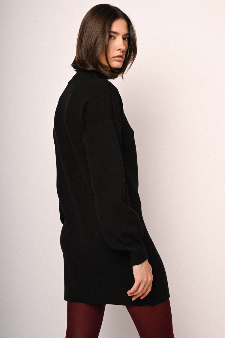Mini abito in maglia con maniche lunghe