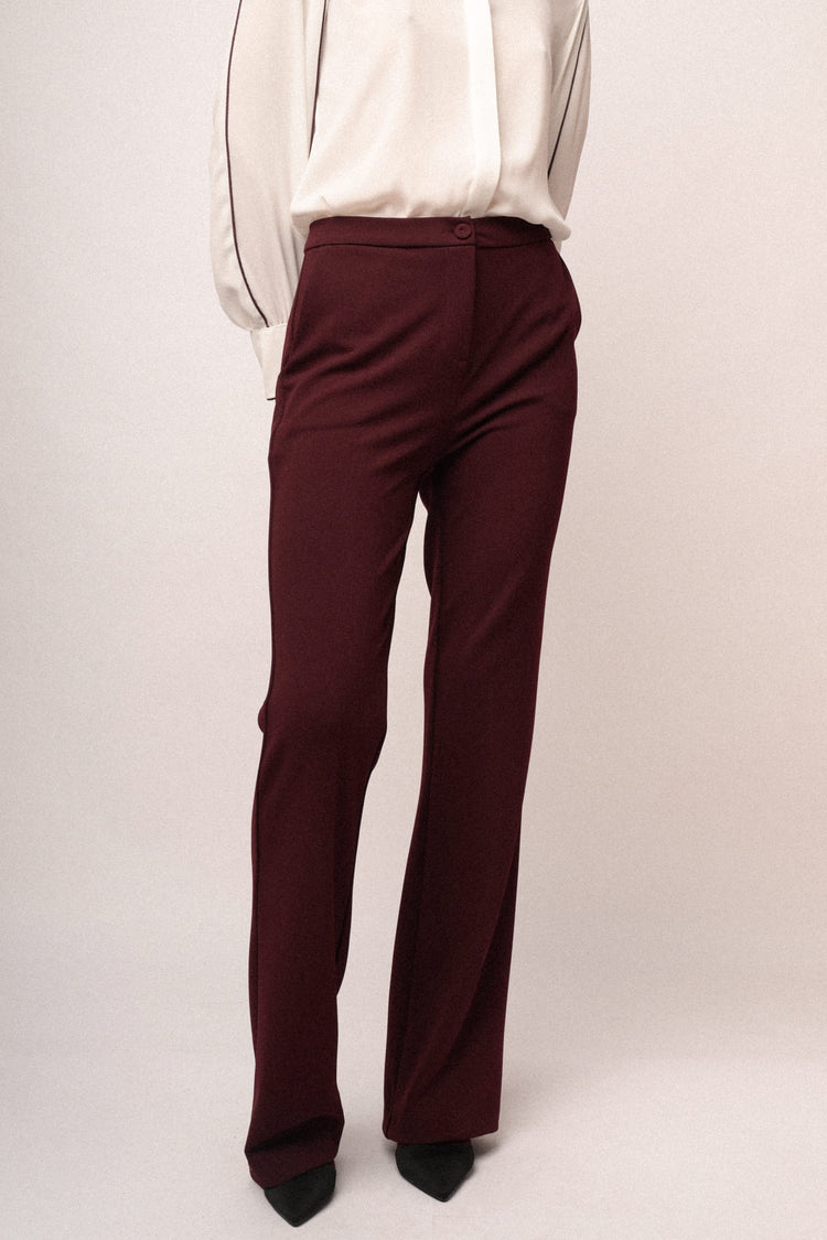Pantaloni bordeaux a gamba svasata