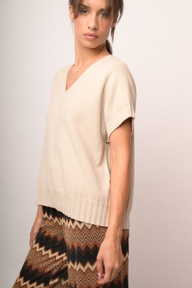 Pull a mezze maniche con scollo a V beige
