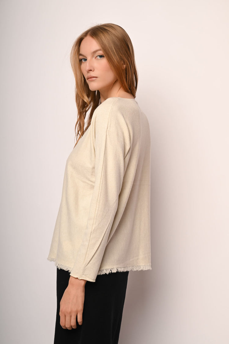 Pull con orlo a frange