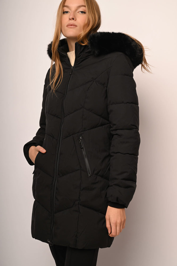 Piumino in nylon trapuntato con cappuccio in faux fur