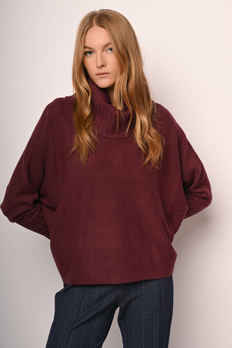 Dolcevita oversize con maniche a pipistrello