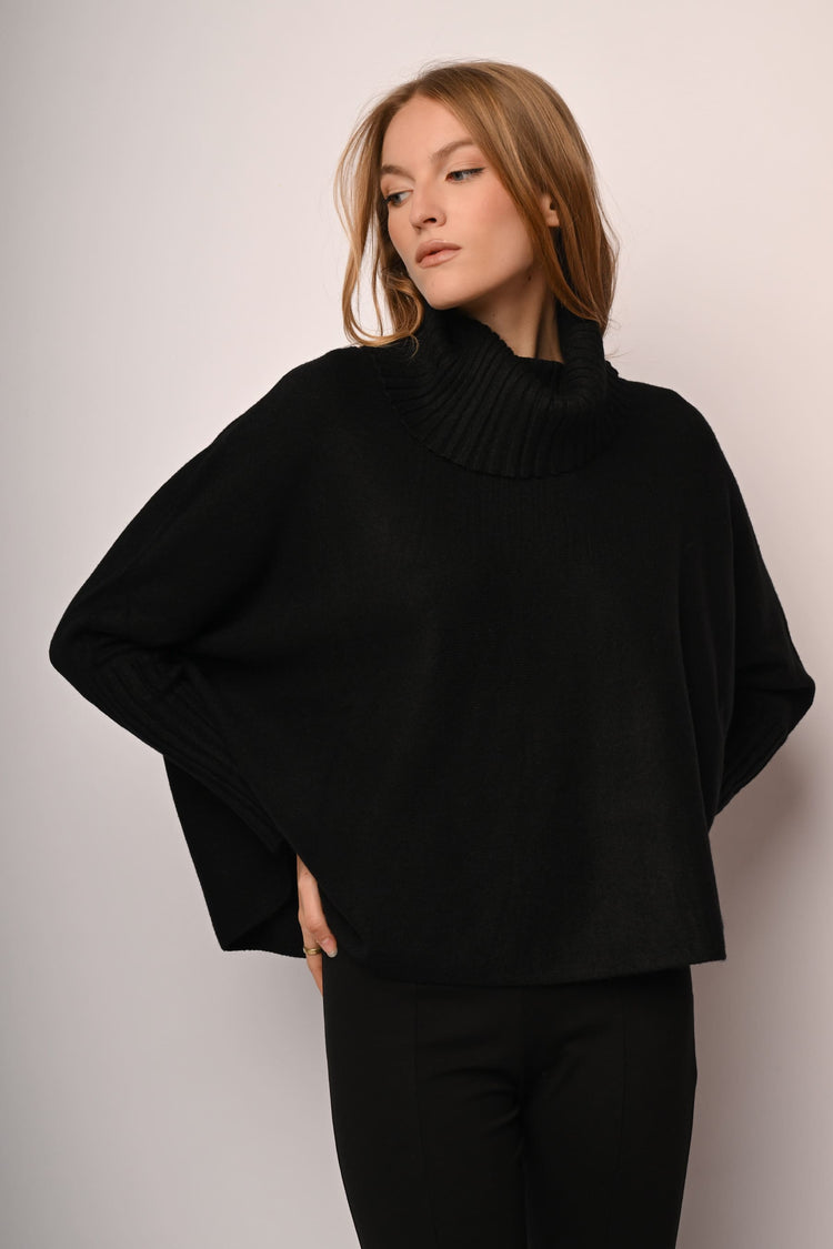 Dolcevita oversize con maniche a pipistrello