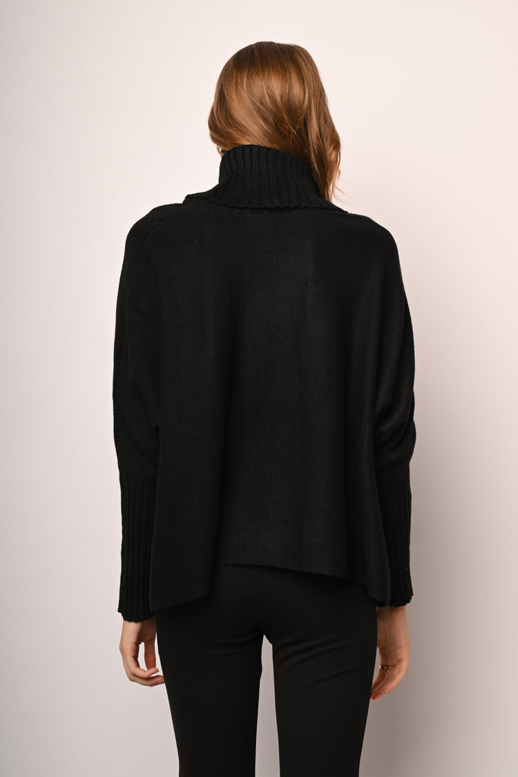 Dolcevita oversize con maniche a pipistrello