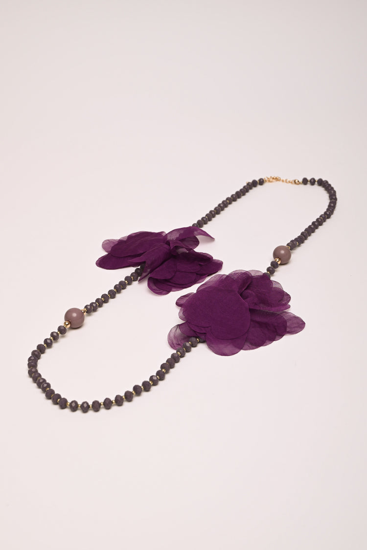 Collana con perline e fiori 3D