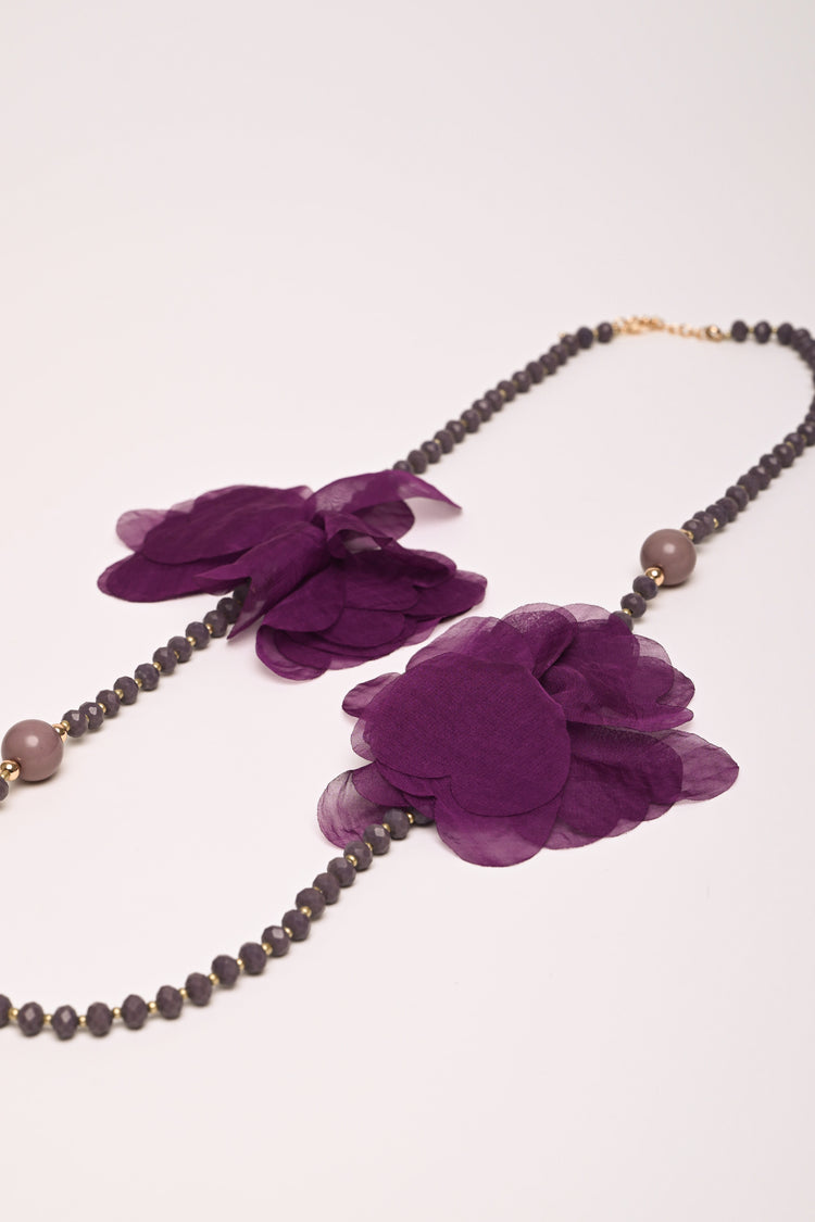 Collana con perline e fiori 3D
