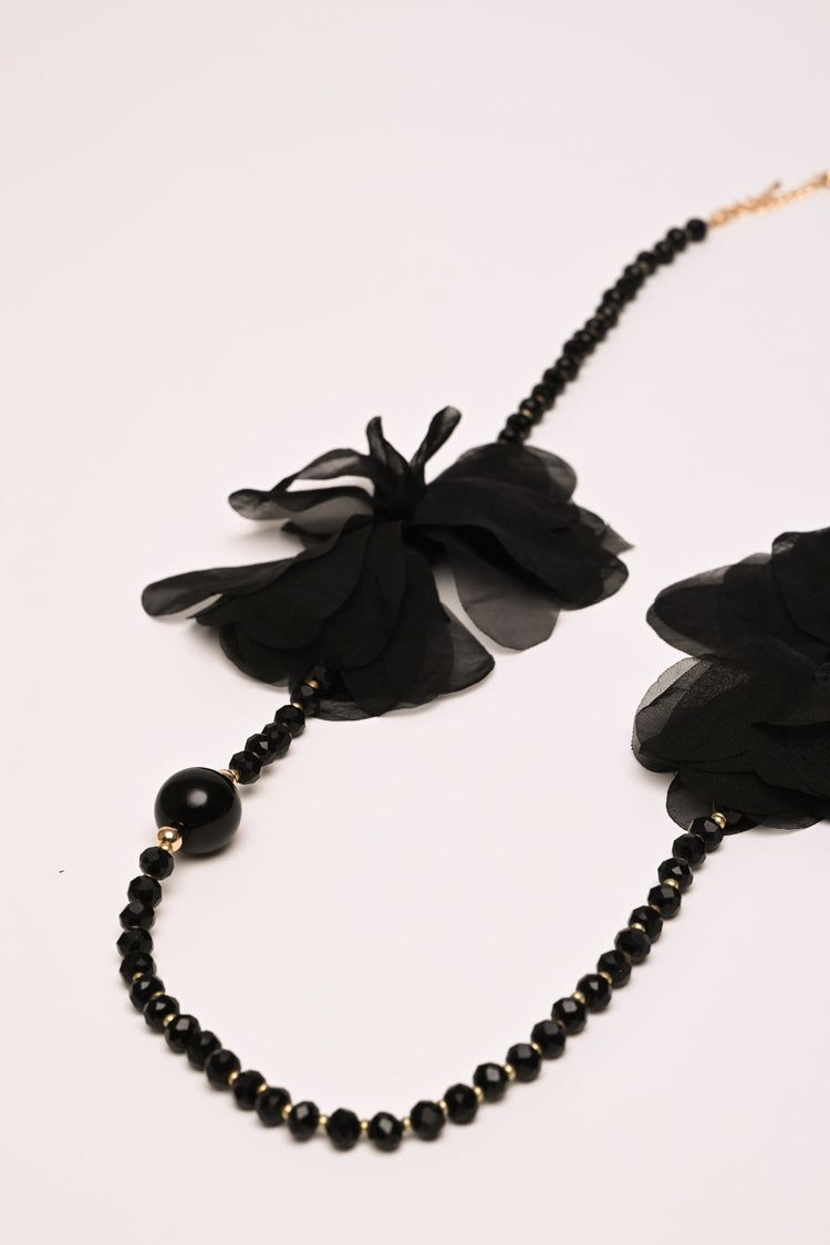 Collana con perline e fiori 3D