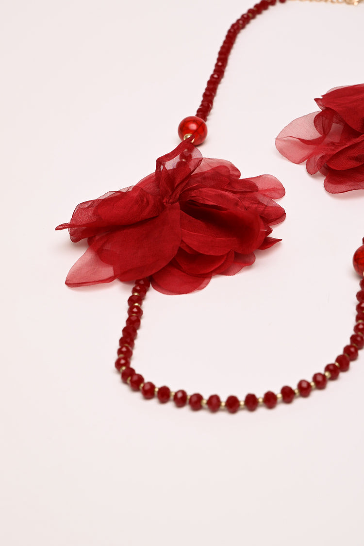 Collana con perline e fiori 3D