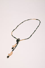 Collana lunga con perline cuori