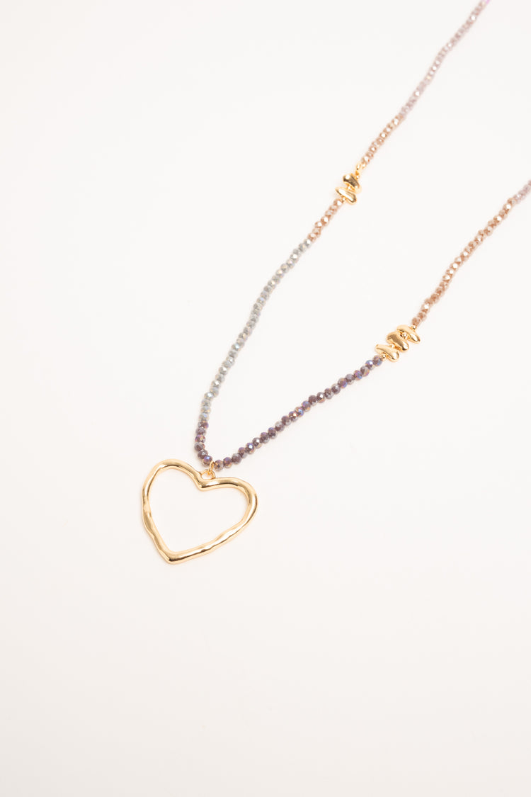 Collana con perline multicolor e pendente a cuore