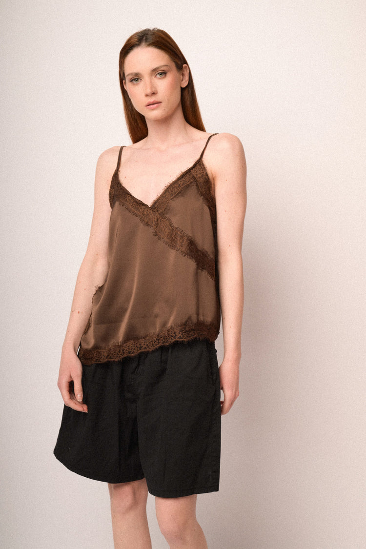 Top in raso con pizzo cioccolato