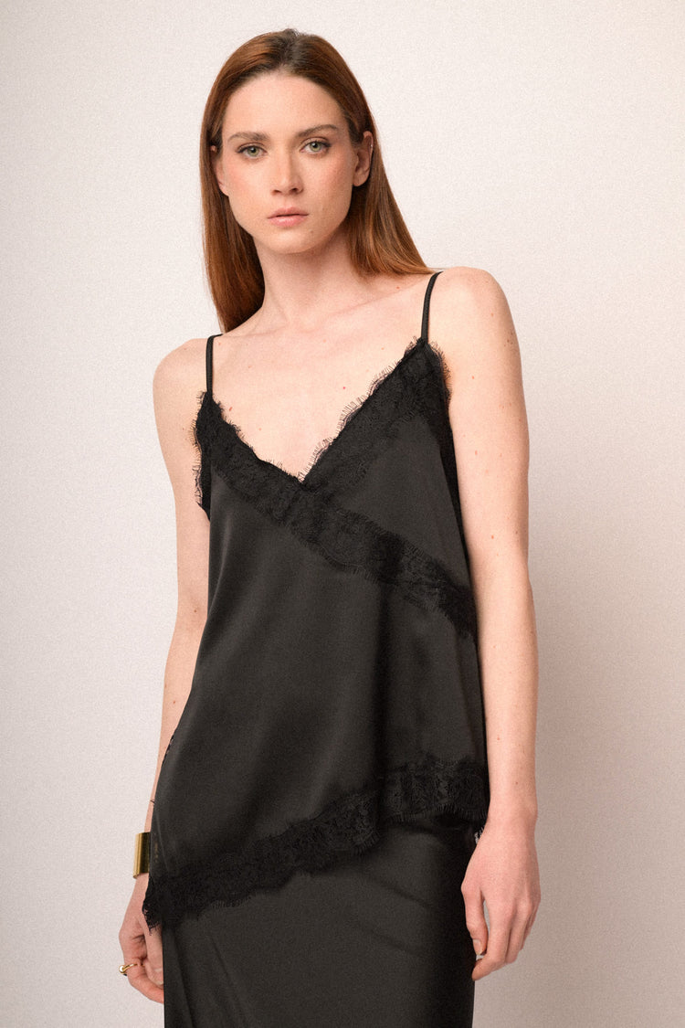Top in raso con pizzo nero
