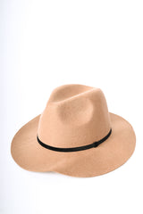 Cappello fedora a falda larga