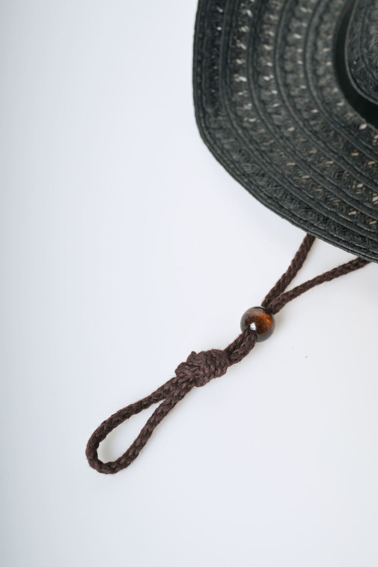 Cappello in paglia con cinturino
