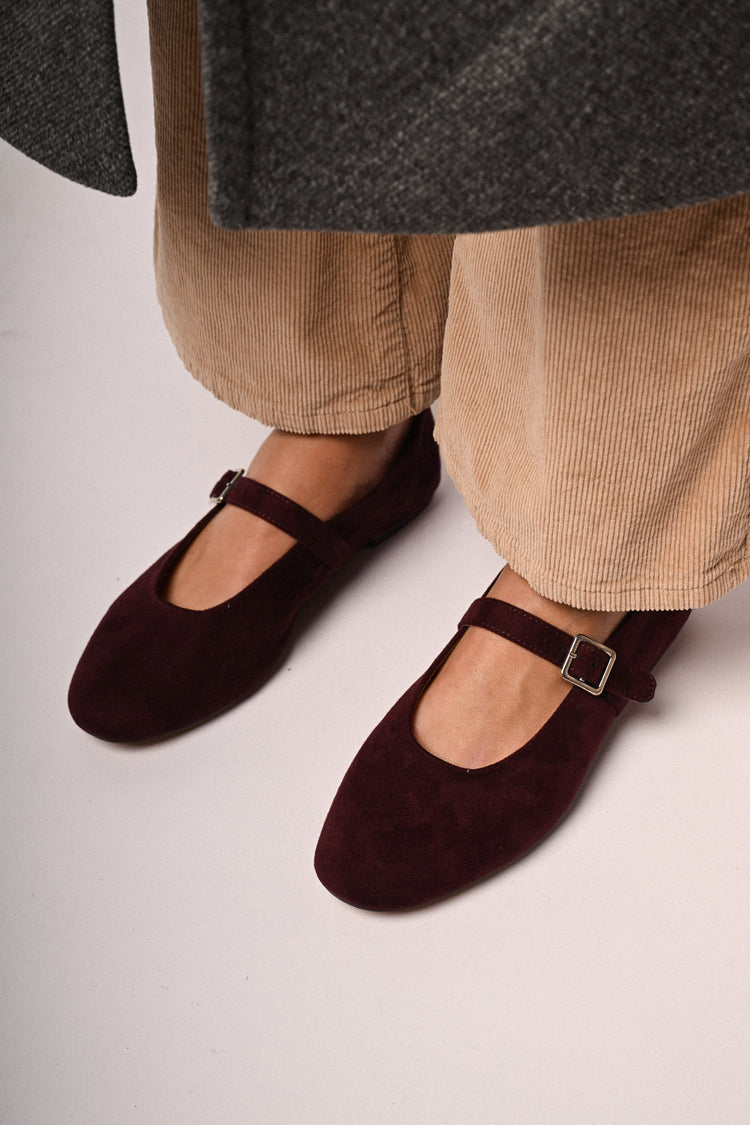 Ballerine in velour con cinturino