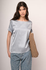 T-shirt in raso di viscosa azzurro polvere