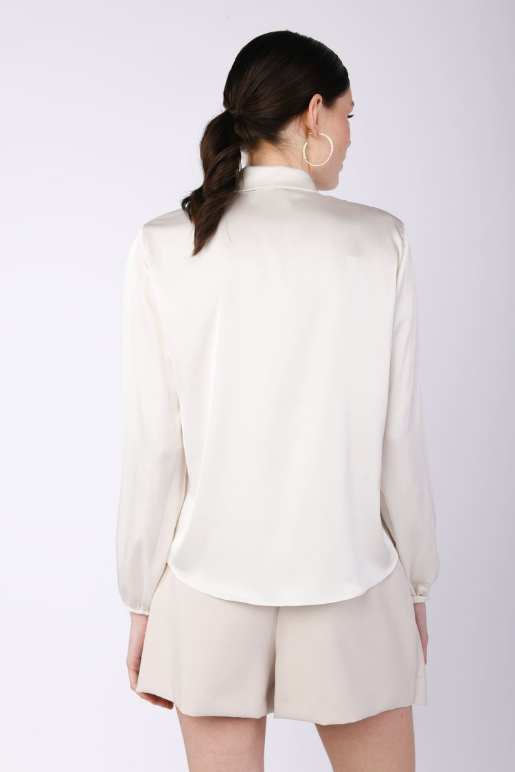 Camicia in raso con volants