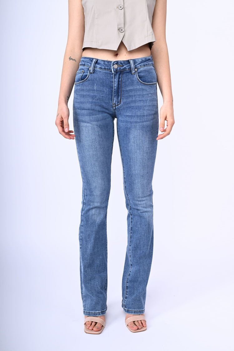 Jeans a gamba svasata