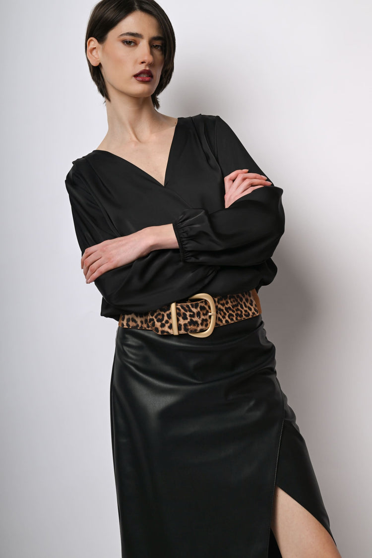 Blusa in raso con scollo incrociato