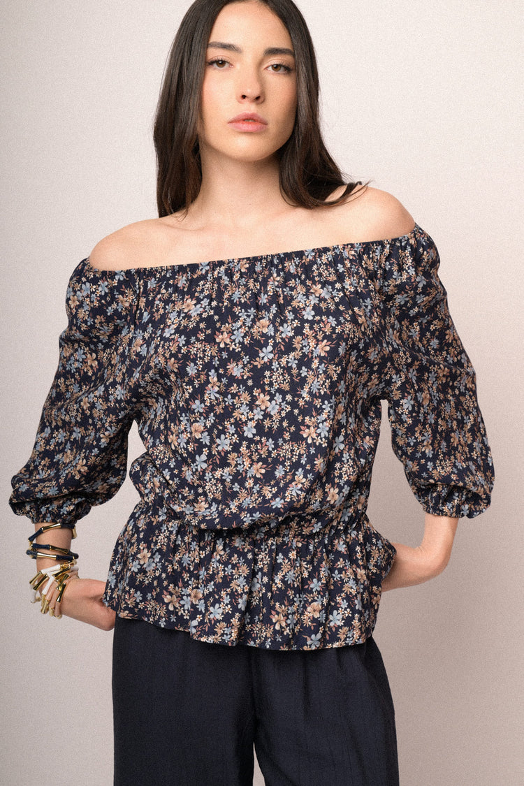 Blusa a spalle scoperte in viscosa a stampa floreale blu