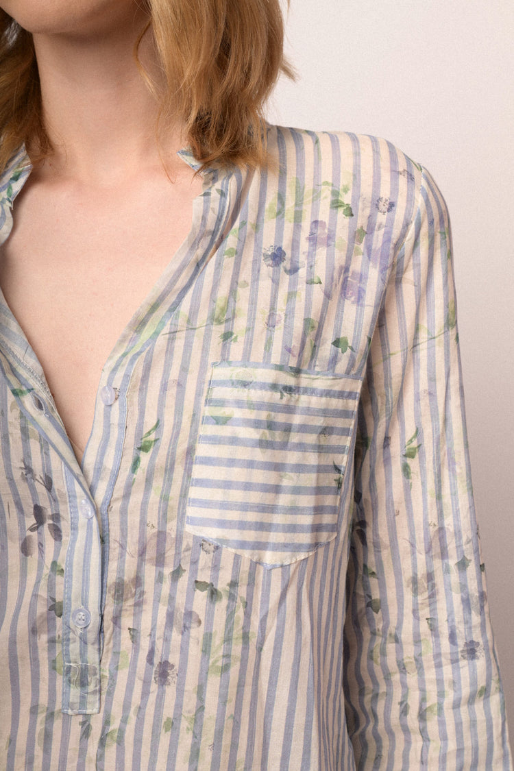 Blusa in cotone a righe & fiori celeste